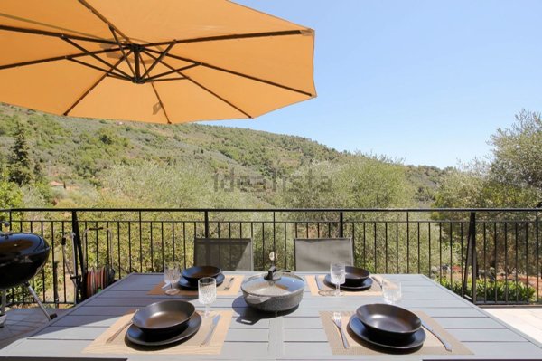 casa indipendente in vendita ad Imperia in zona Montegrazie