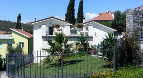 appartamento in vendita ad Imperia in zona Porto Maurizio