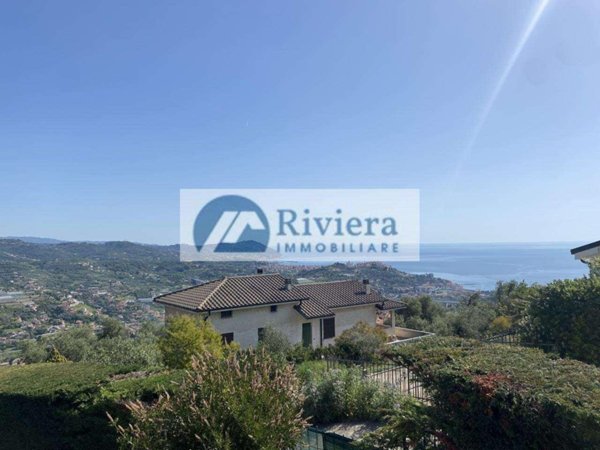 casa indipendente in vendita ad Imperia in zona Poggi