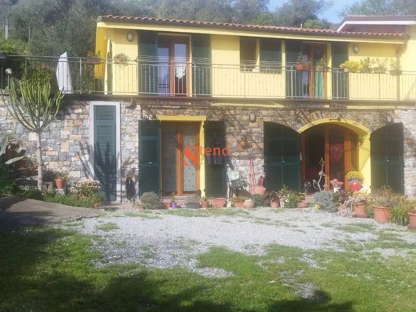 appartamento in vendita ad Imperia in zona Poggi