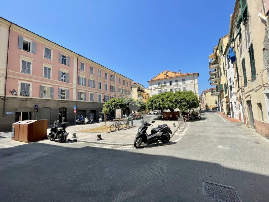 appartamento in vendita ad Imperia in zona Oneglia