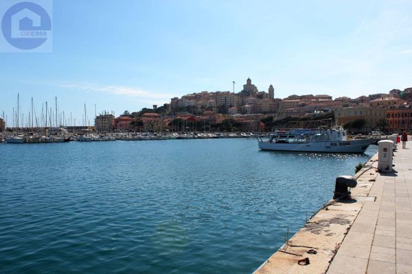 appartamento in vendita ad Imperia in zona Porto Maurizio
