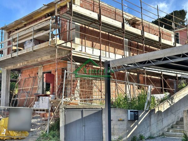 appartamento in vendita ad Imperia in zona Sant'Agata