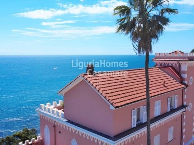 appartamento in vendita ad Imperia in zona Porto Maurizio