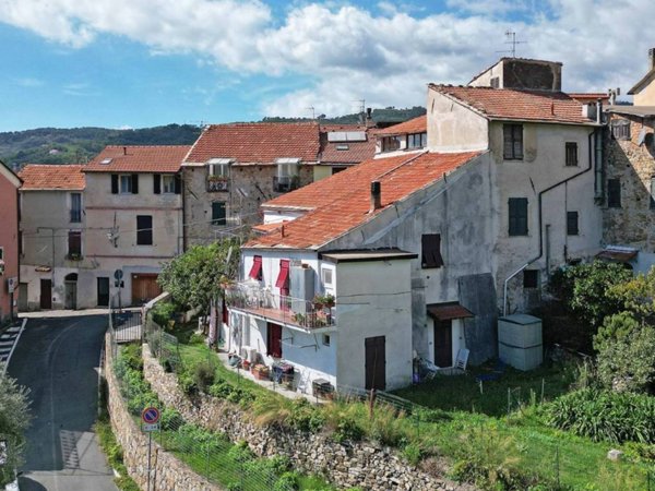appartamento in vendita ad Imperia in zona Costa d'Oneglia