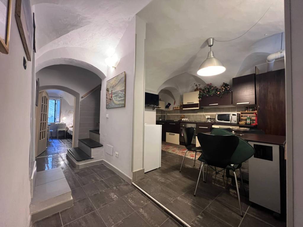 appartamento in vendita ad Imperia in zona Porto Maurizio