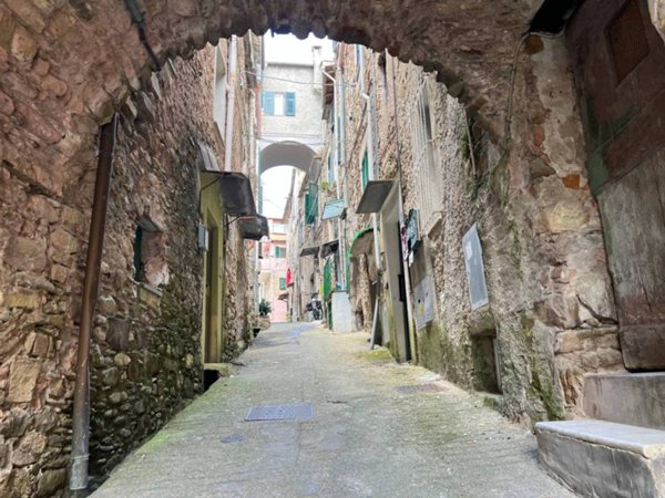 appartamento in vendita ad Imperia in zona Porto Maurizio