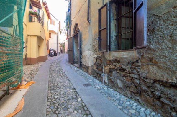 locale di sgombero in vendita ad Imperia