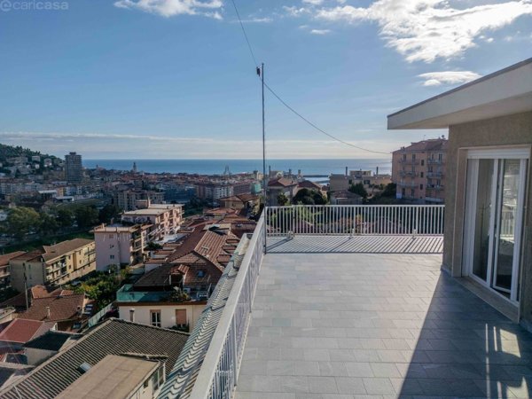 appartamento in vendita ad Imperia in zona Porto Maurizio