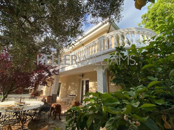 casa indipendente in vendita ad Imperia in zona Poggi