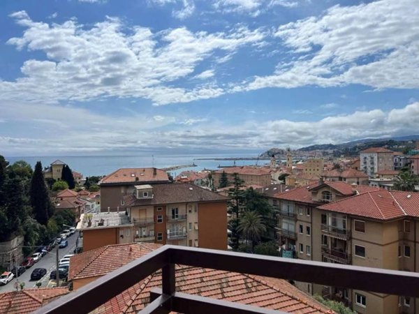 appartamento in vendita ad Imperia in zona Oneglia