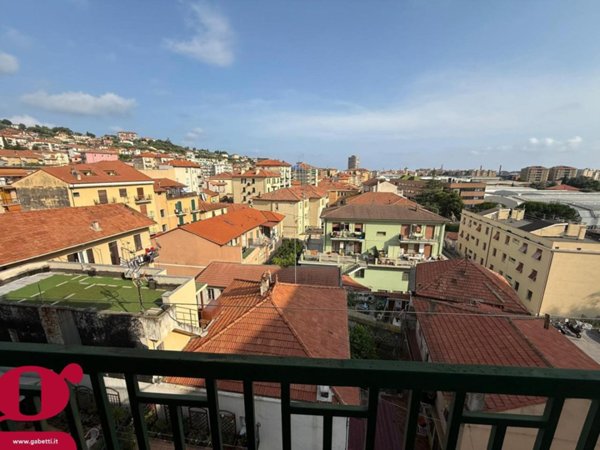 appartamento in vendita ad Imperia in zona Oneglia