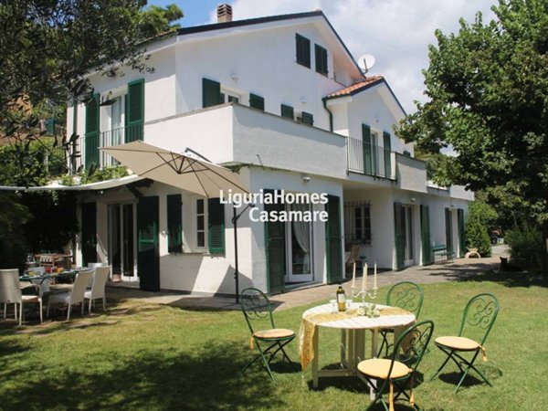casa indipendente in vendita ad Imperia in zona Oneglia