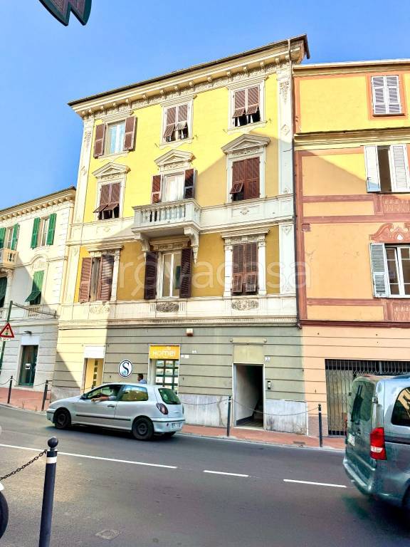 appartamento in vendita ad Imperia in zona Porto Maurizio