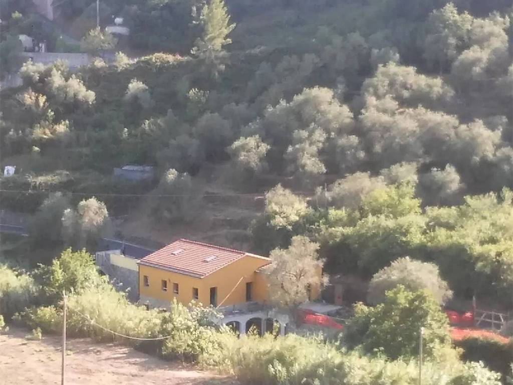 appartamento in vendita ad Imperia in zona Montegrazie