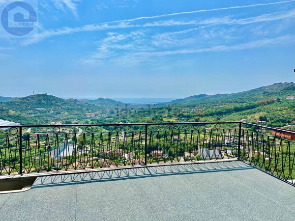 appartamento in vendita ad Imperia in zona Porto Maurizio