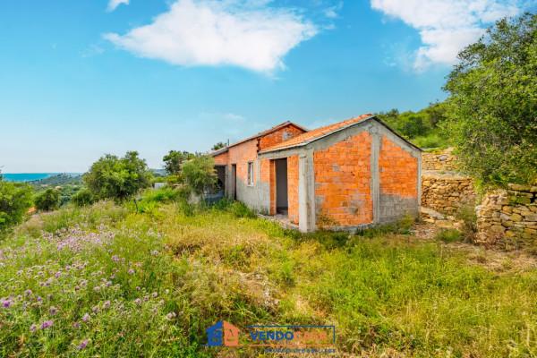 casa indipendente in vendita ad Imperia in zona Porto Maurizio