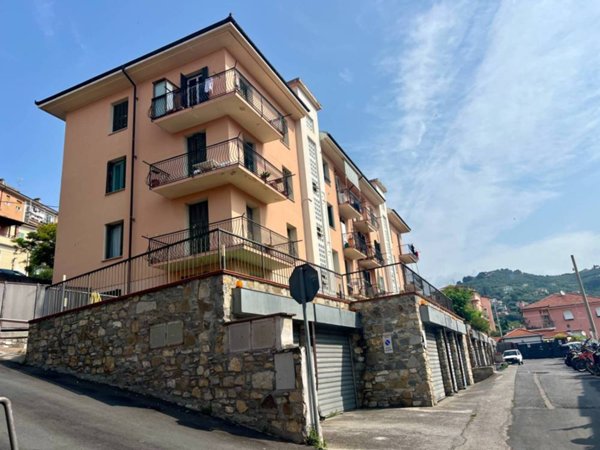 appartamento in vendita ad Imperia in zona Oneglia