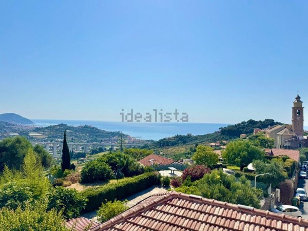 casa indipendente in vendita ad Imperia in zona Poggi