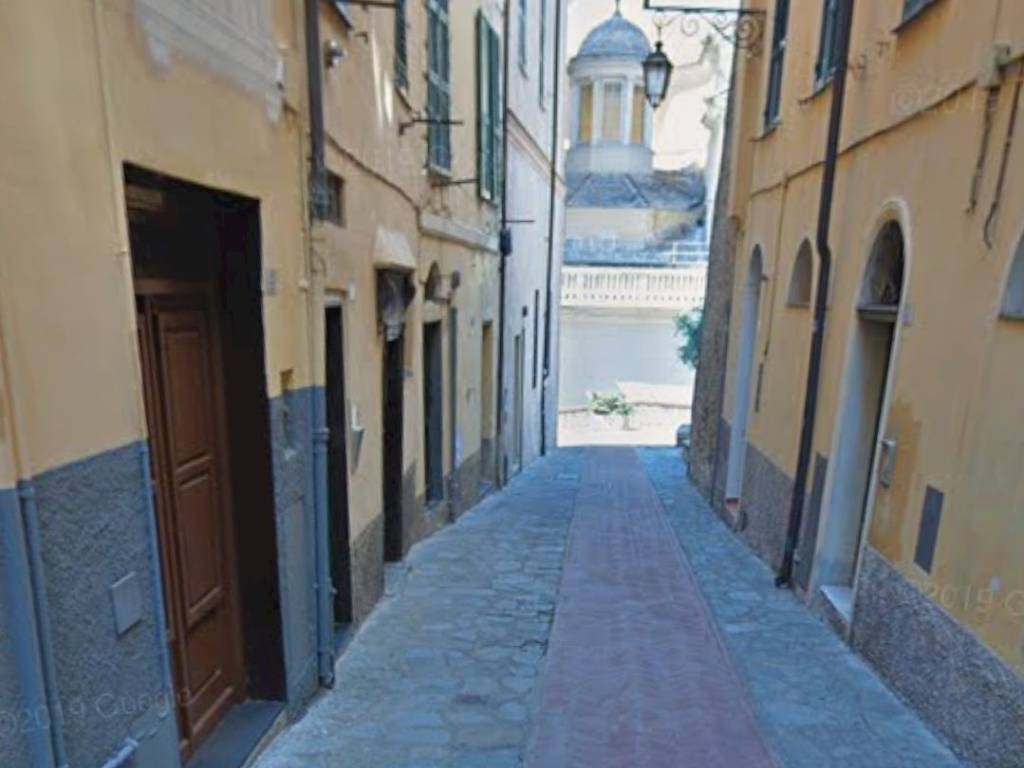 appartamento in vendita ad Imperia in zona Porto Maurizio
