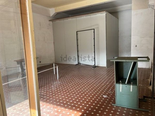 negozio in vendita ad Imperia in zona Oneglia