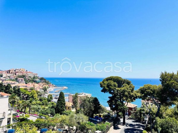 appartamento in vendita ad Imperia in zona Porto Maurizio