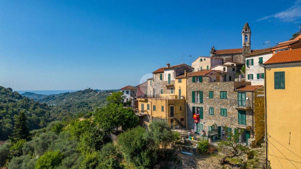 appartamento in vendita ad Imperia in zona Moltedo