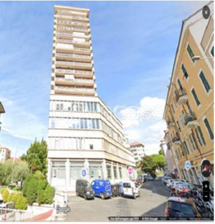 ufficio in vendita ad Imperia in zona Oneglia