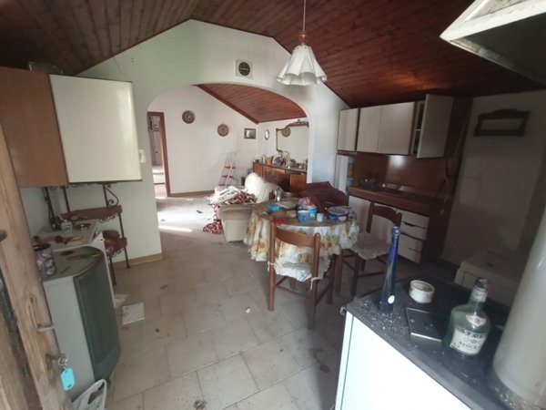 casa indipendente in vendita ad Imperia