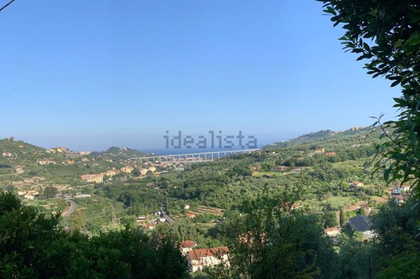 appartamento in vendita ad Imperia in zona Torrazza / Clavi