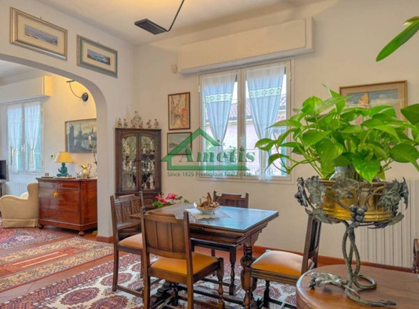 appartamento in vendita ad Imperia in zona Porto Maurizio