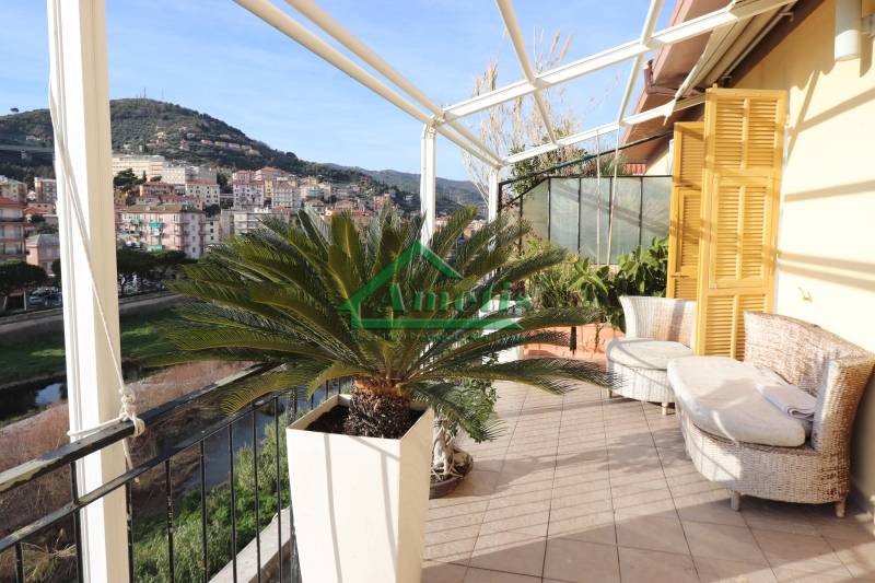 appartamento in vendita ad Imperia in zona Oneglia