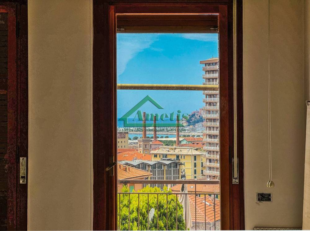 appartamento in vendita ad Imperia in zona Oneglia