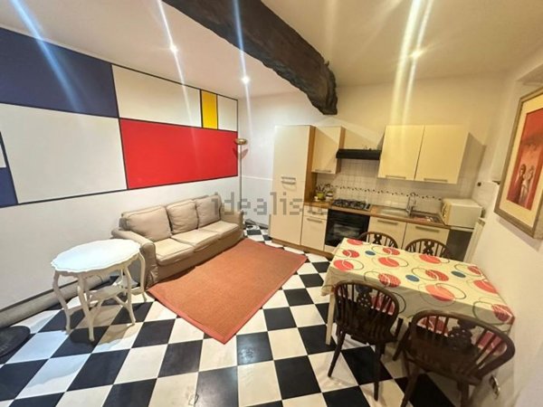 appartamento in vendita ad Imperia in zona Massabovi