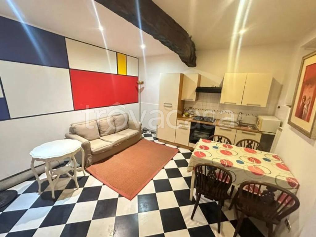 appartamento in vendita ad Imperia in zona Porto Maurizio