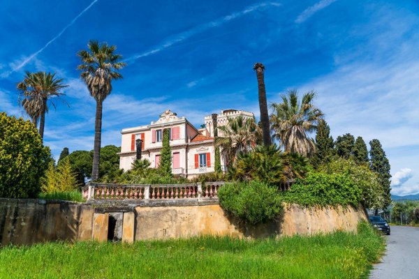 appartamento in vendita ad Imperia in zona Torrazza / Clavi