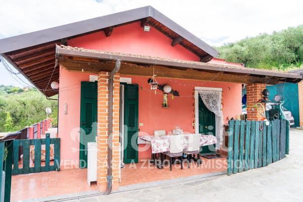 casa indipendente in vendita ad Imperia in zona Porto Maurizio