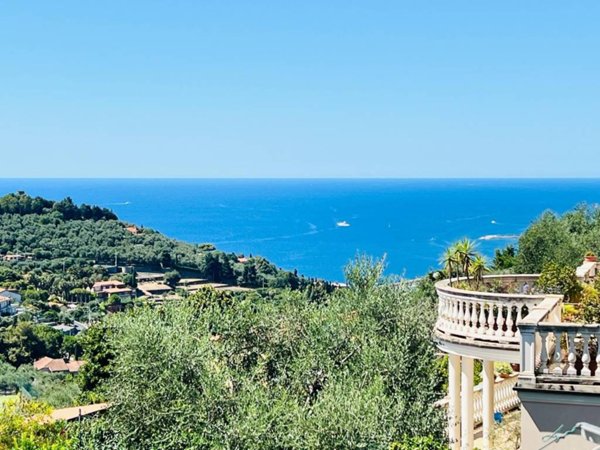 appartamento in vendita ad Imperia in zona Oneglia
