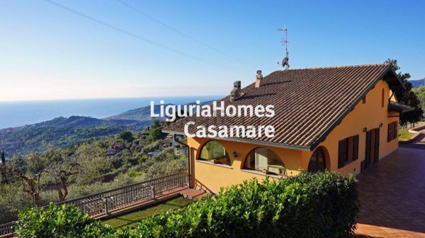casa indipendente in vendita ad Imperia