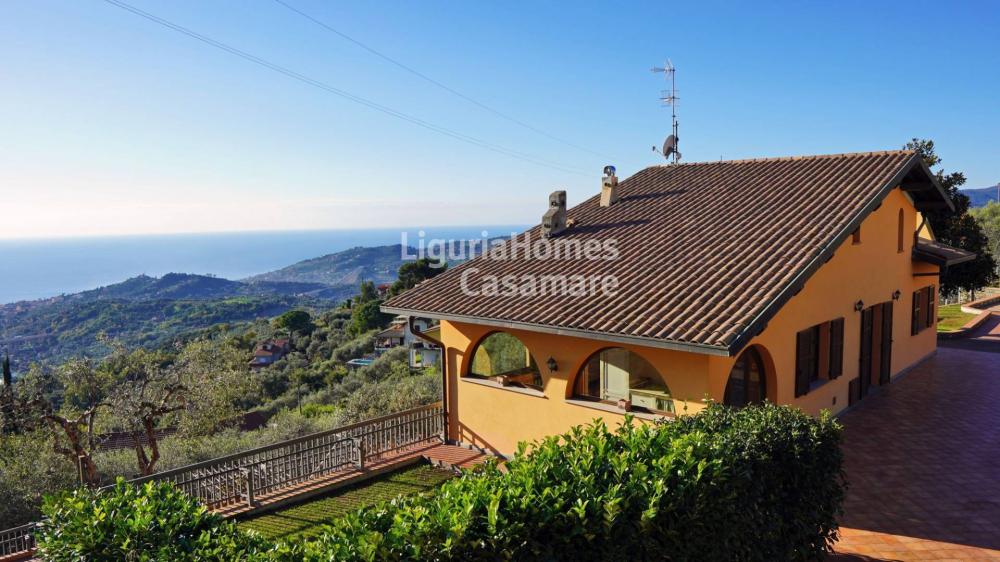 casa indipendente in vendita ad Imperia in zona Porto Maurizio