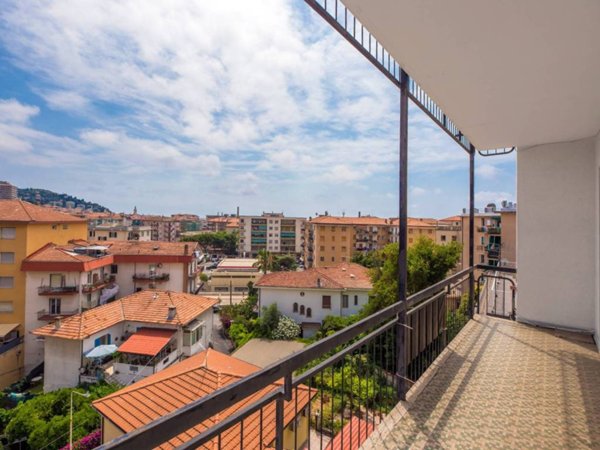 appartamento in vendita ad Imperia in zona Porto Maurizio