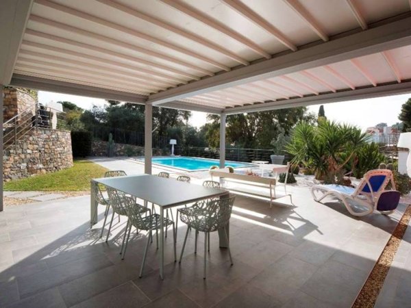 casa indipendente in vendita ad Imperia in zona Porto Maurizio