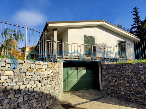 casa indipendente in vendita ad Imperia