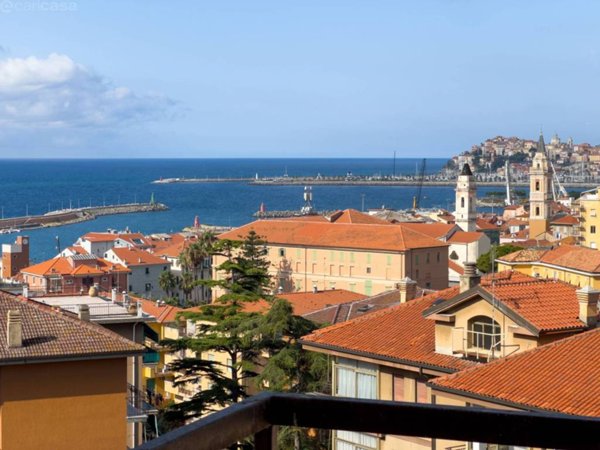 appartamento in vendita ad Imperia in zona Oneglia