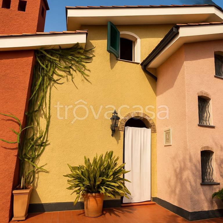 casa indipendente in vendita ad Imperia in zona Poggi