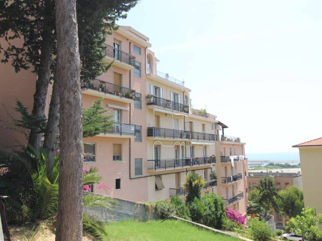 appartamento in vendita ad Imperia in zona Porto Maurizio