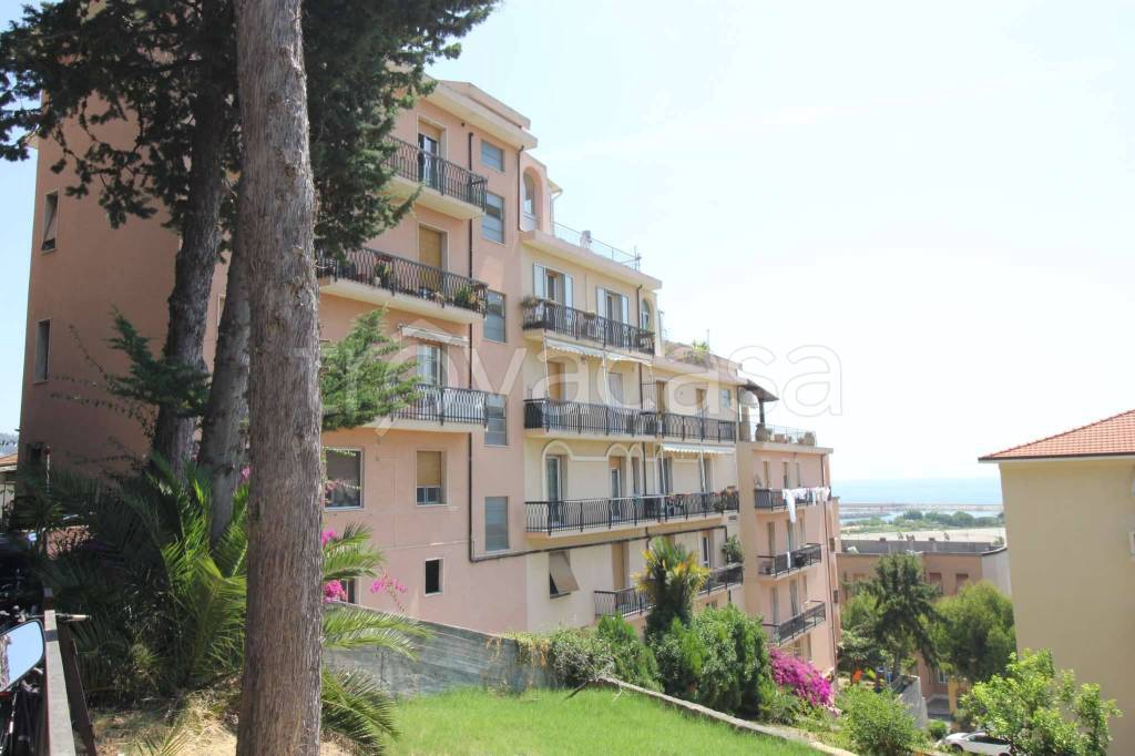 appartamento in vendita ad Imperia in zona Porto Maurizio