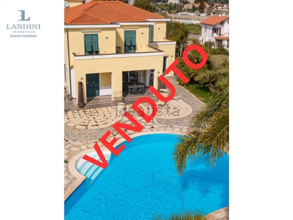 casa indipendente in vendita ad Imperia