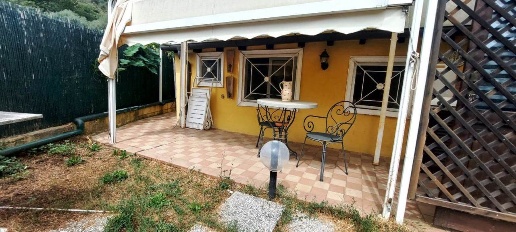 casa indipendente in vendita ad Imperia in zona Moltedo