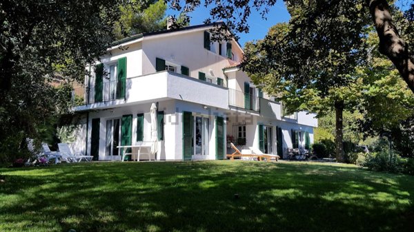 casa indipendente in vendita ad Imperia